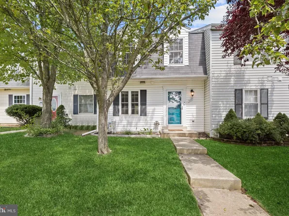 537 Congressional Dr, Westminster, MD 21158