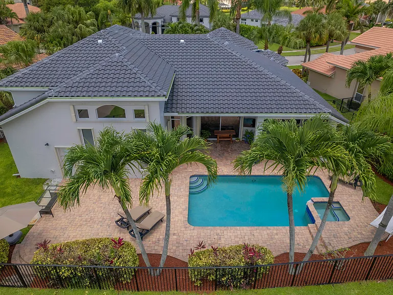 10849 Bal Harbor Dr — Photo 78