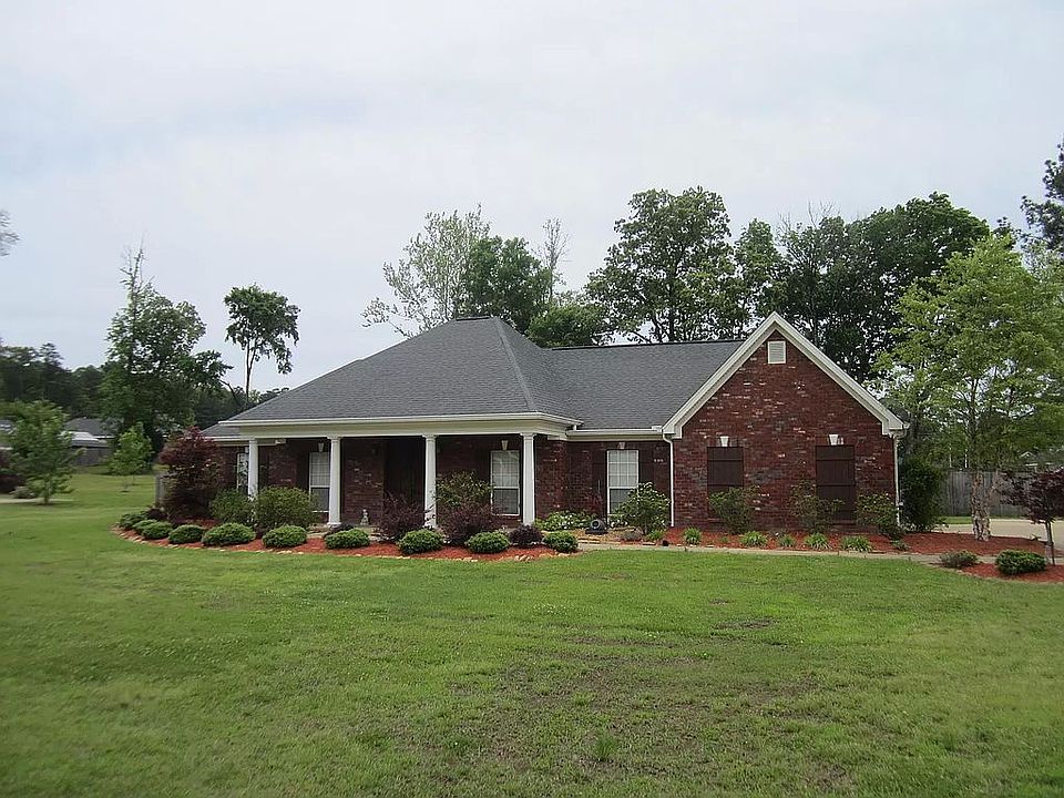 1st image of 494 White Oak Ln
