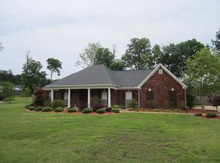 494 White Oak Ln, Starkville, MS 39759