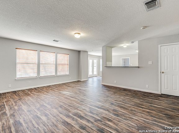3rd image of 10146 Cedarcliff