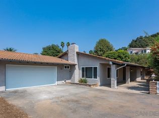 1222 Country Club Dr, Escondido, CA 92029
