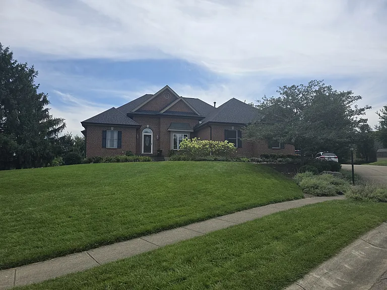 2595 Yorktown Ct — Photo 1