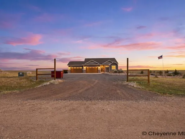 1520 Scenic Ridge Dr, Cheyenne, WY 82009