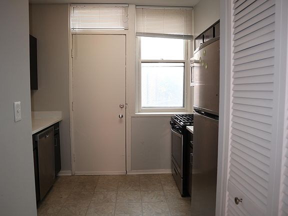 4th image of 2306 N Clark St APT 4N