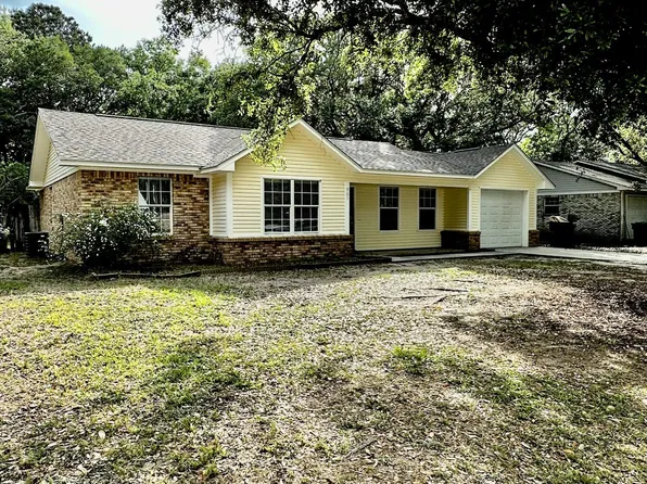 909 Orange St, Ocean Springs, MS 39564