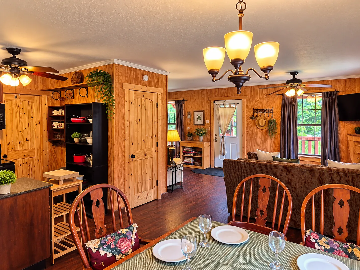 3 bed, 1000 sqft, $4,104 — Photo 4