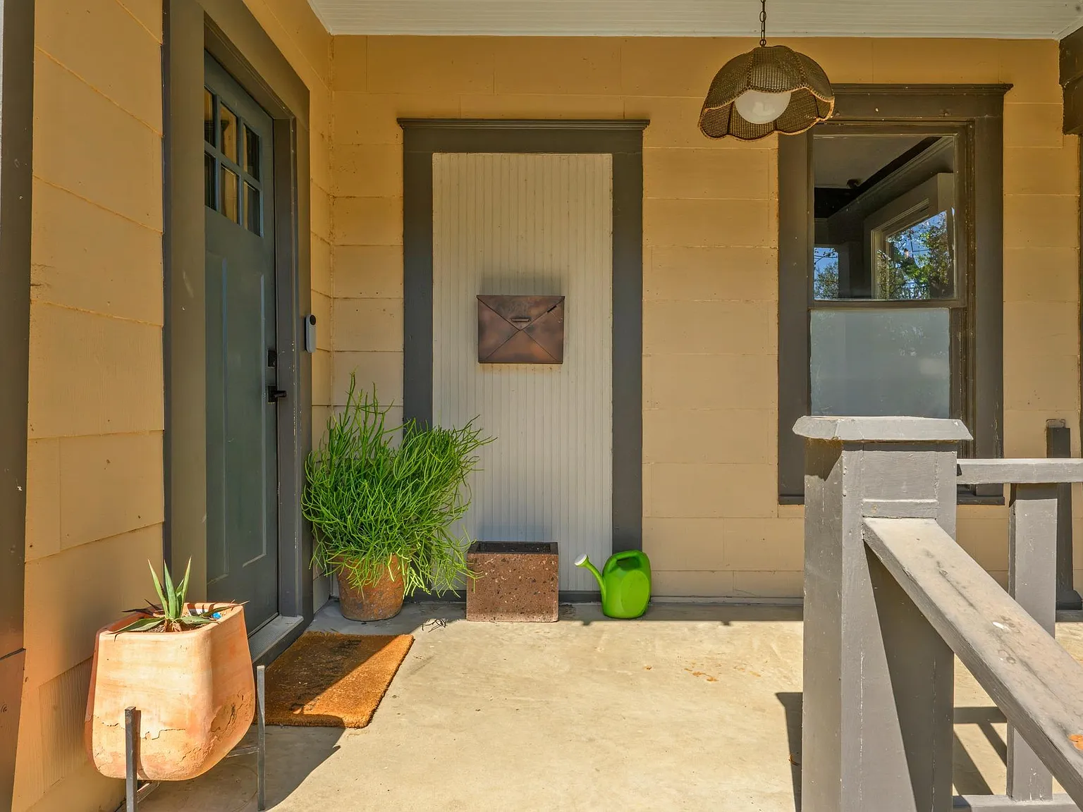 2 bed, 1.0 bath, 748 sqft, $3,500 — Photo 2