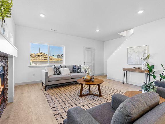 7th image of this home