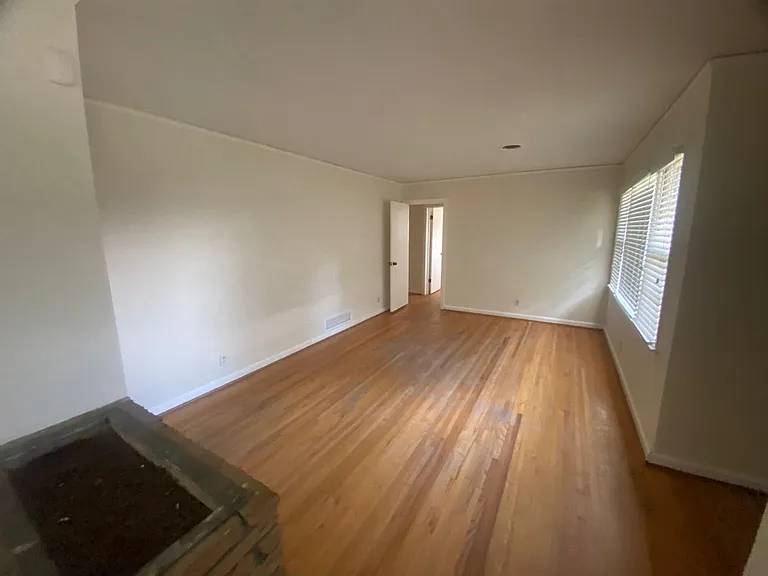 3053 Biltmore Ave — Photo 12