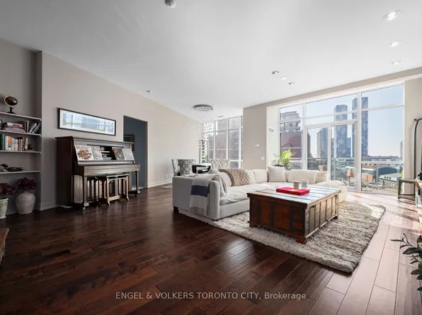 112 George St #S817, Toronto, ON M5A 2M5