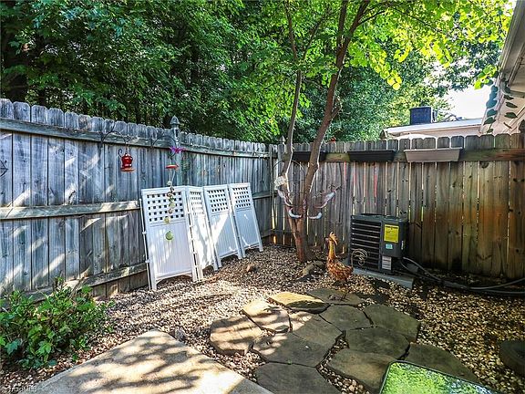 4th image of 134 Wesley Harris Cir