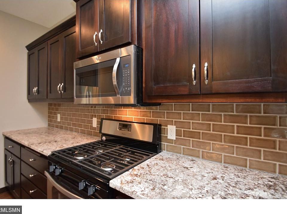 1st image of 22568 Sandy Dr NE