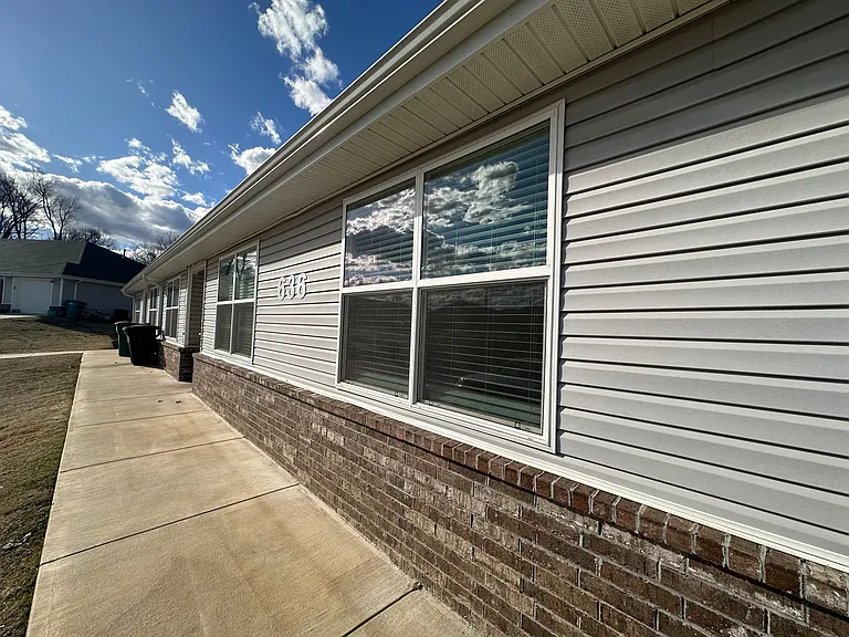 636 Hidden Springs Dr — Photo 1