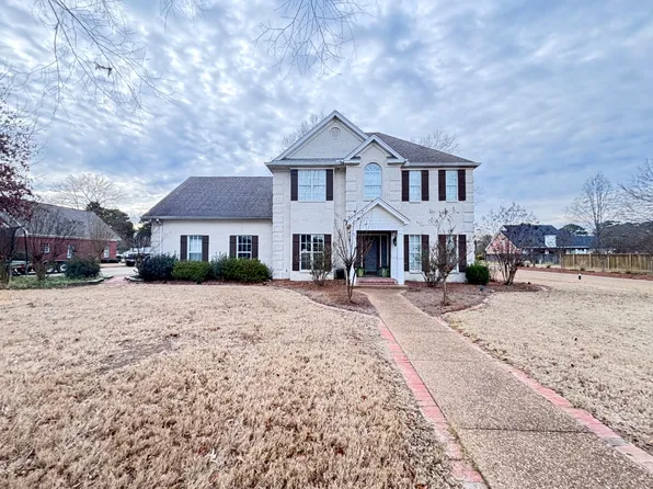 2443 Laurin St, Grenada, MS 38901