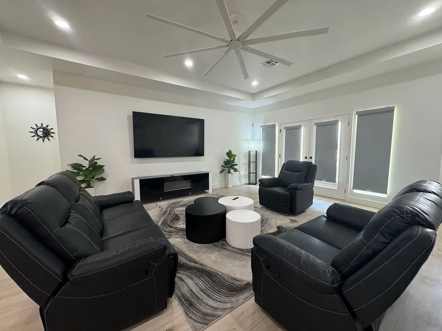 3 bed, 2152 sqft, $3,000 — Photo 4