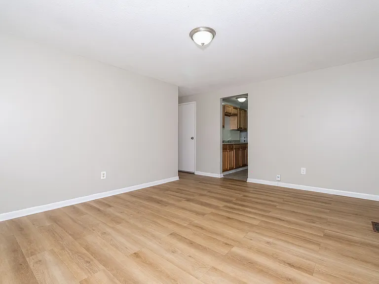 2163 Balford Sq E — Photo 6