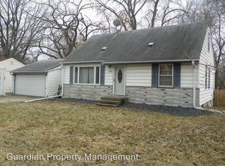 1040 County Road B W, Roseville, MN 55113