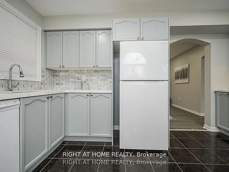 1724 Samuelson Cir — Photo 14