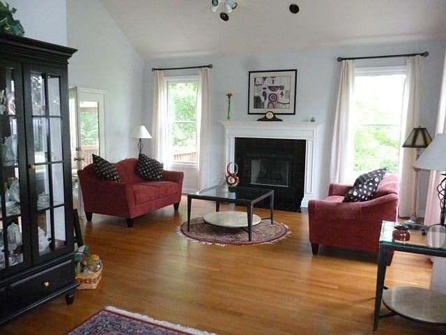 1st image of 114 Pinebrooke Dr
