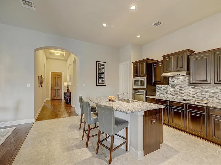 11709 Parade Dr — Photo 43