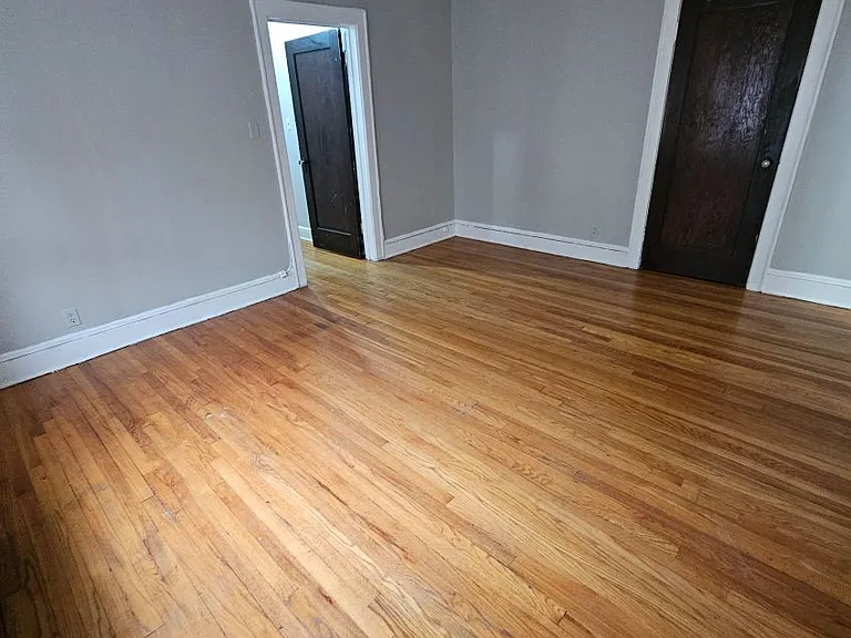 385 Morris St — Photo 18