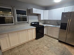 217 Eppirt St, East Orange, NJ 07018