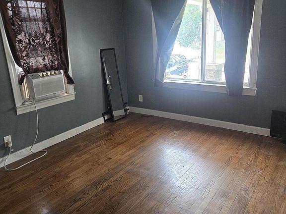 3rd image of 23582 Beierman Ave