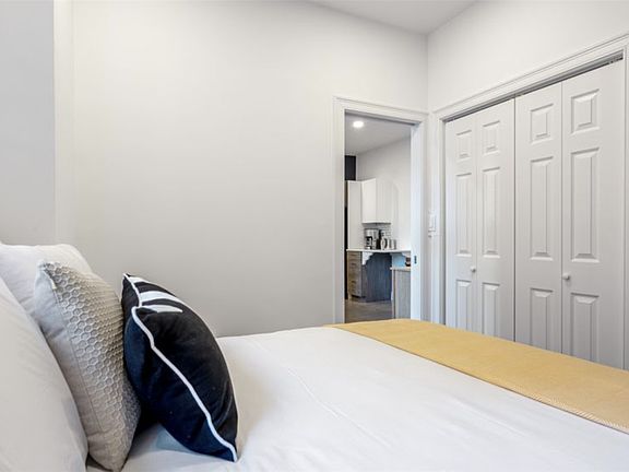 11 Queensberry St. #24 Boston - Fenway Unit Photo 5 (1)