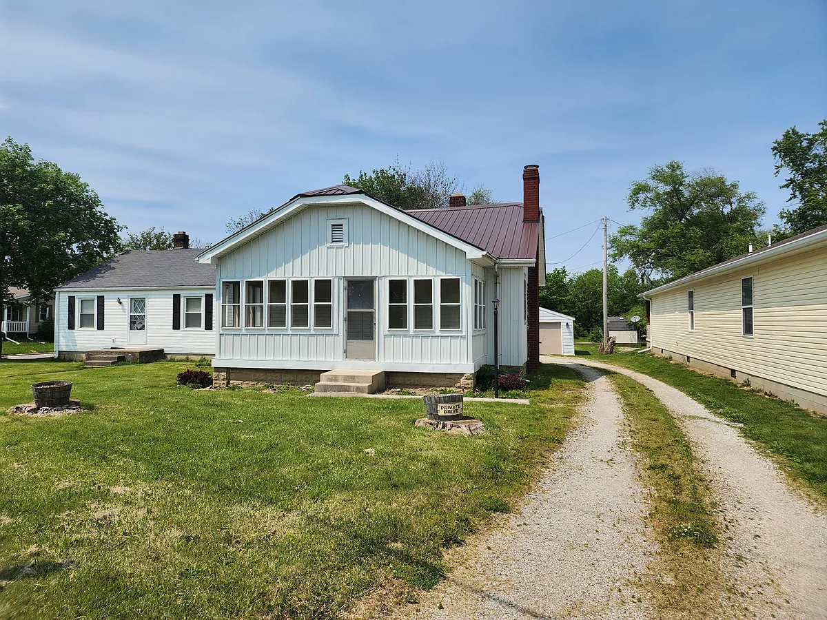 Building Photo - 1316 W Bethel Ave