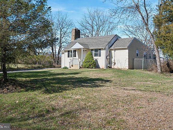 2nd image of 1143 Pawlings Rd