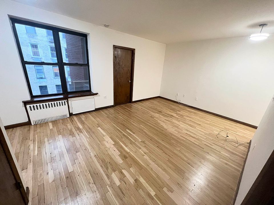 1st image of 162 W 80th St #31