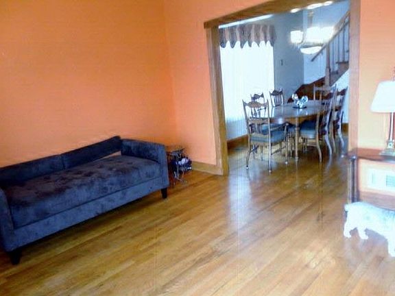 4th image of 3550 N Ozark Ave