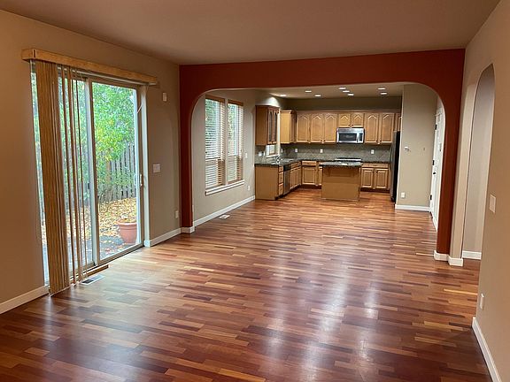 4th image of 248 NE 64th Pl
