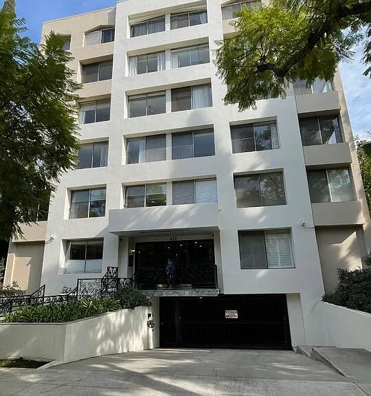 412 N Palm Dr #302 — Photo 1