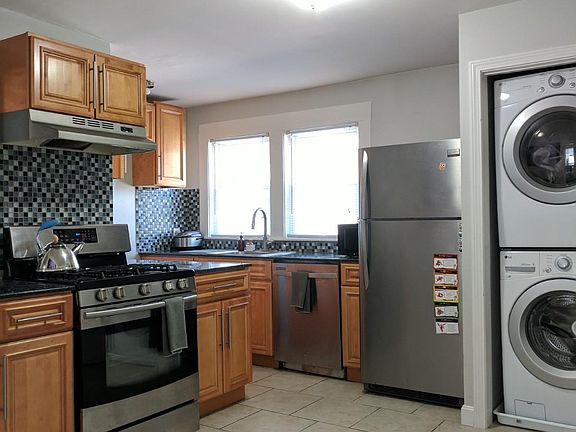 Eat-in Kitchen with Full size Laundry Closet