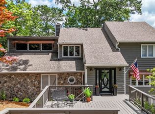 117 Lakeview Cir, Waleska, GA 30183
