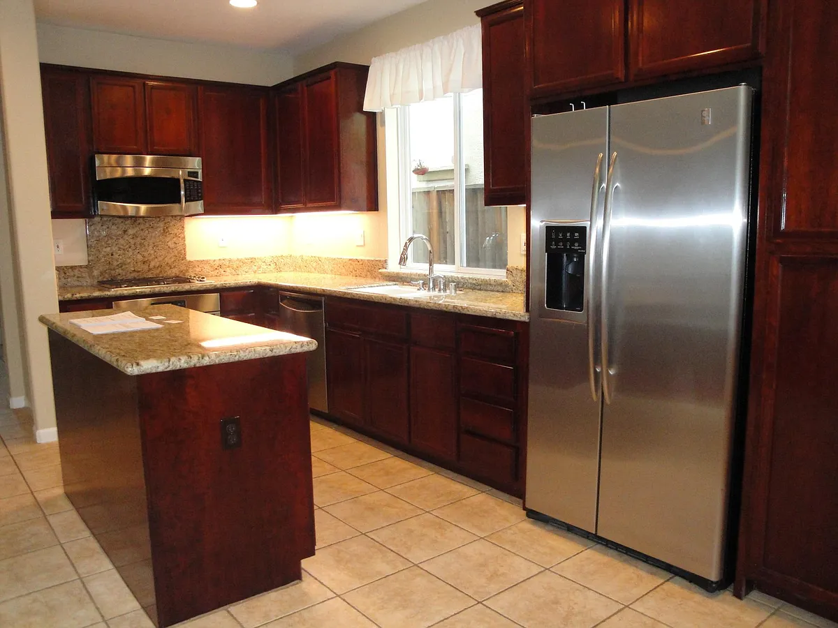 Kitchen - 2770 Curry St