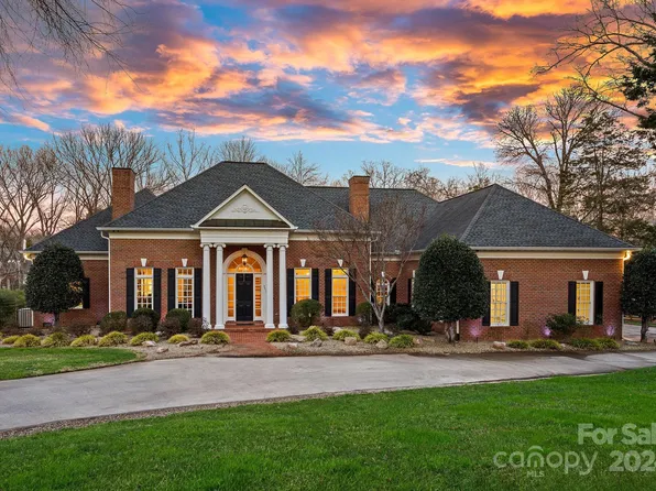 3619 English Garden Dr, Charlotte, NC 28226