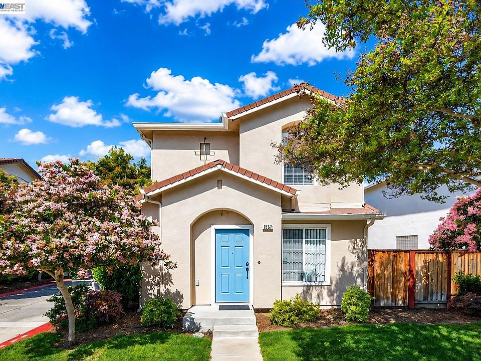 1st image of 1557 Hermocilla Way