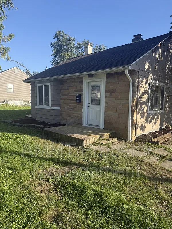 2 bed, 1.0 bath, $2,000 — Photo 1