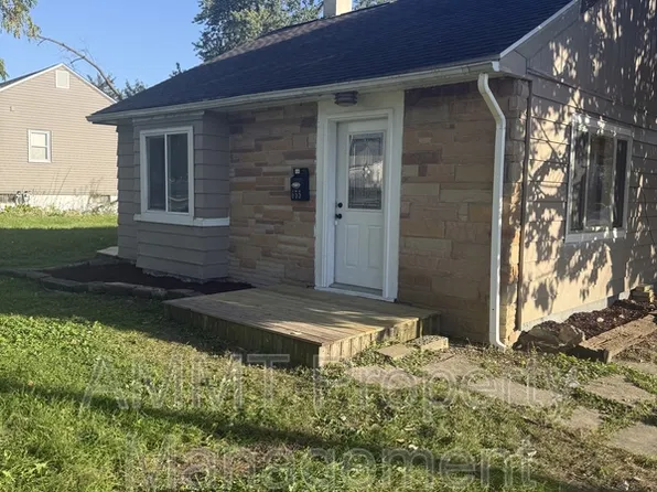 655 35th St NE, Cedar Rapids, IA 52402