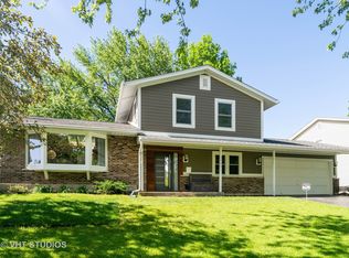 4065 Dixon Dr, Hoffman Estates, IL 60192