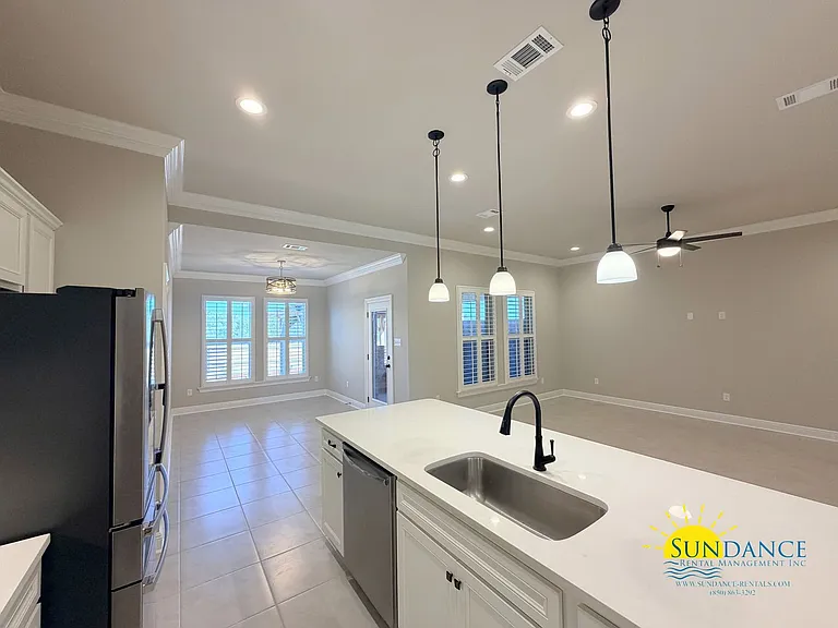 215 Hydrangea Blvd — Photo 7