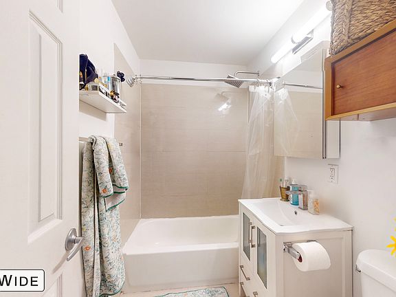 4th image of 107 Saint Marks Pl APT 3H