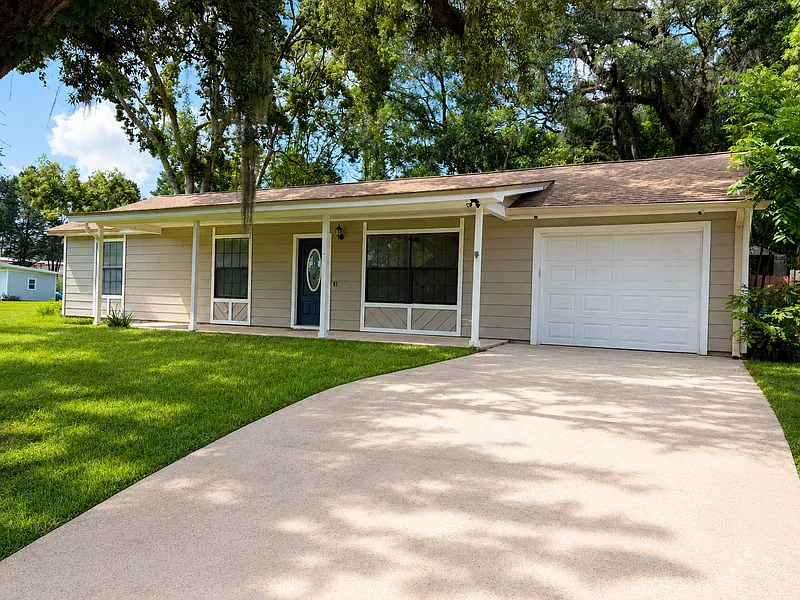 3 bed, 2.0 bath, 1528 sqft, $2,000 — Photo 1