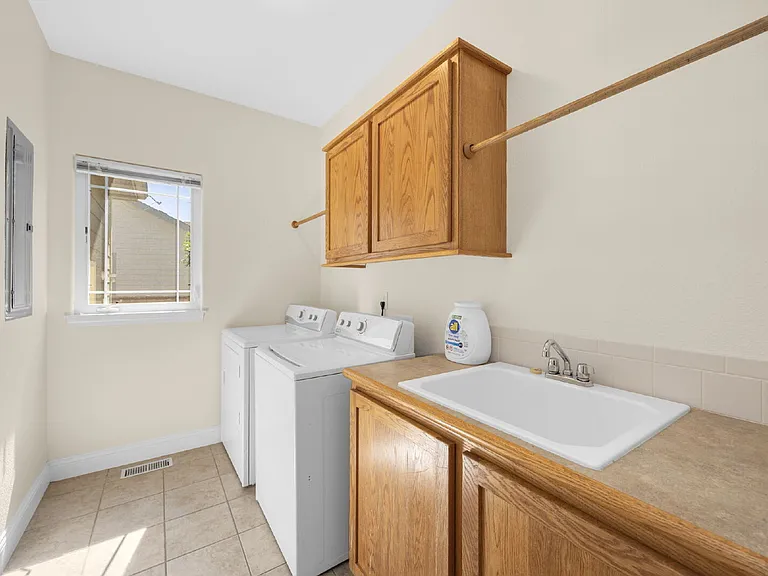 3226 Coneflower Ct — Photo 17