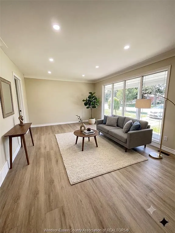 4 bed, $2,200 — Photo 3