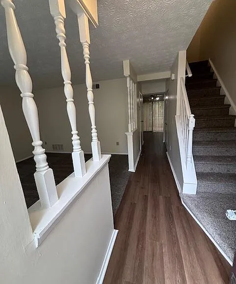1400 Springleaf Cir SE — Photo 4
