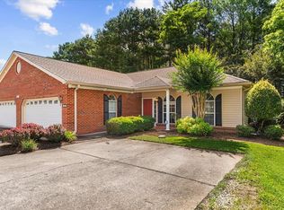 1694 Red Oak Dr, Dalton, GA 30721